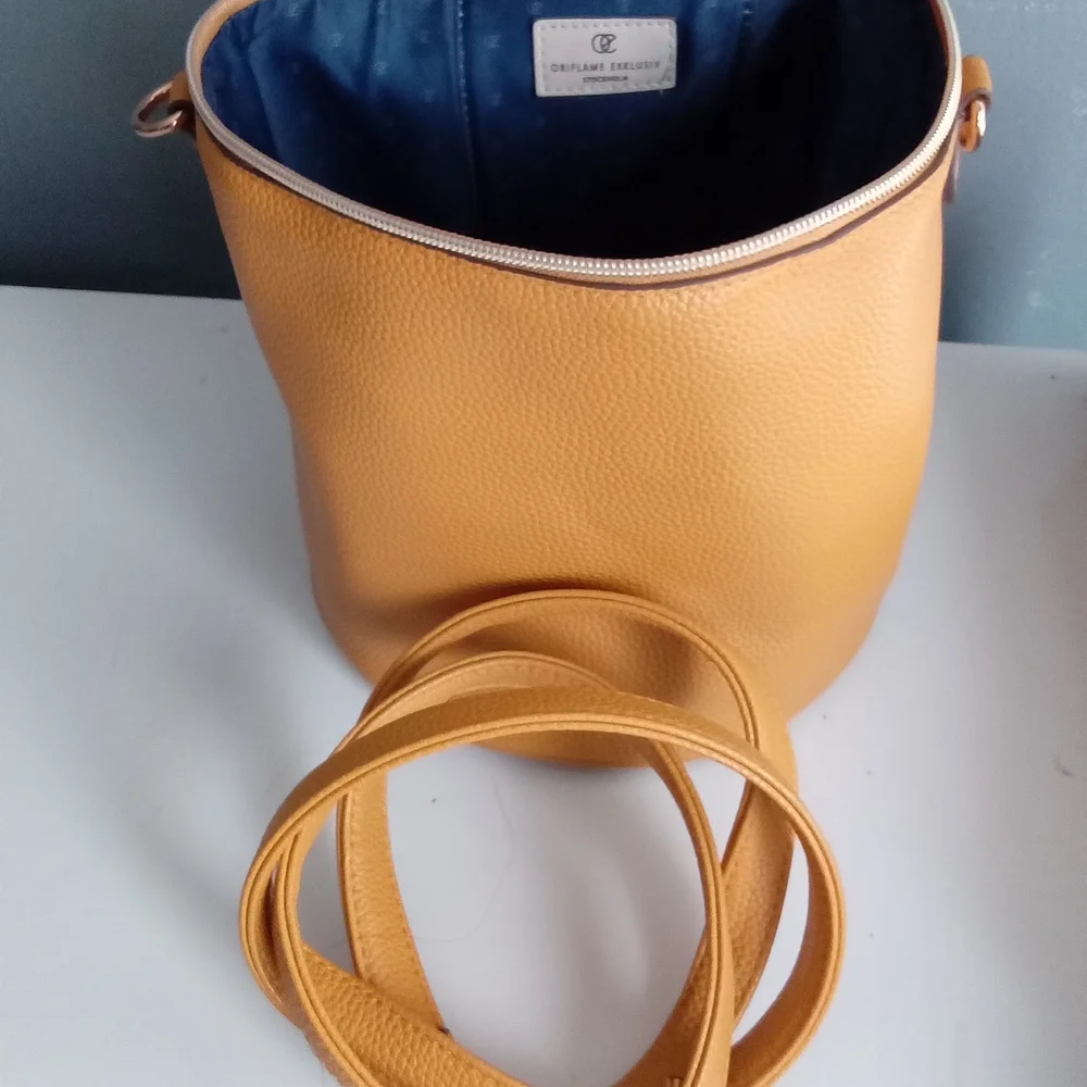 Oriflame Exklusiv Mustard Yellow Pebble Grain Vanity Case Bag Top Handle‎